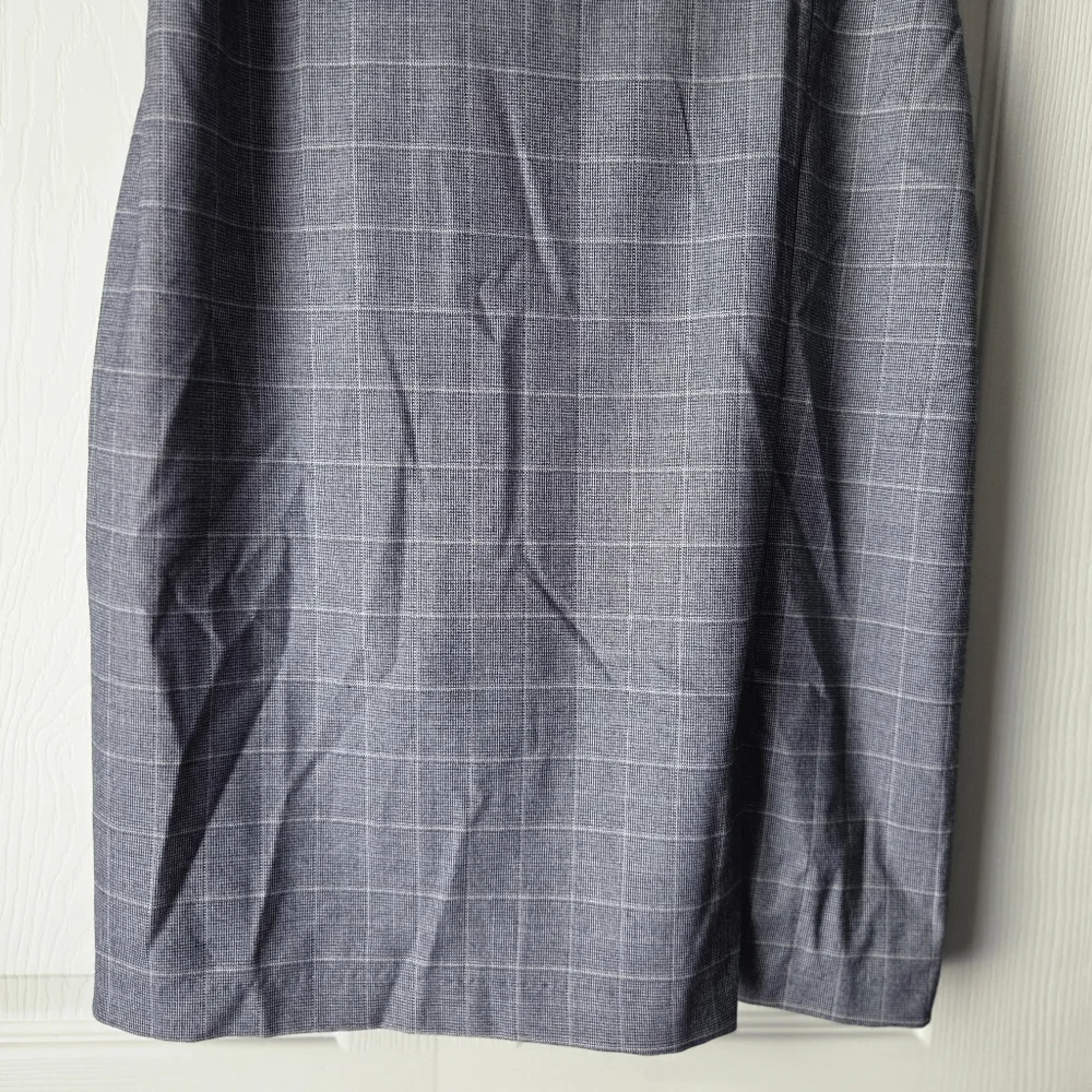 NWT Banana Republic Gray Checkered Sheath Dress Size 6P - Picture 4 of 10